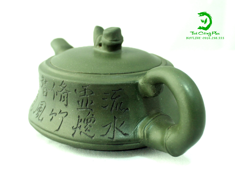 chữ đả thảo trên ấm tử sá