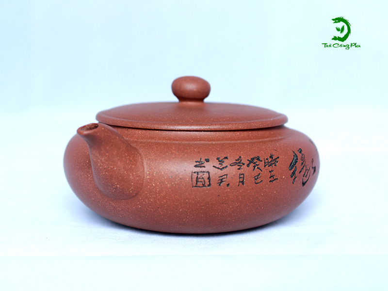 ấm đất hư biết uống trà